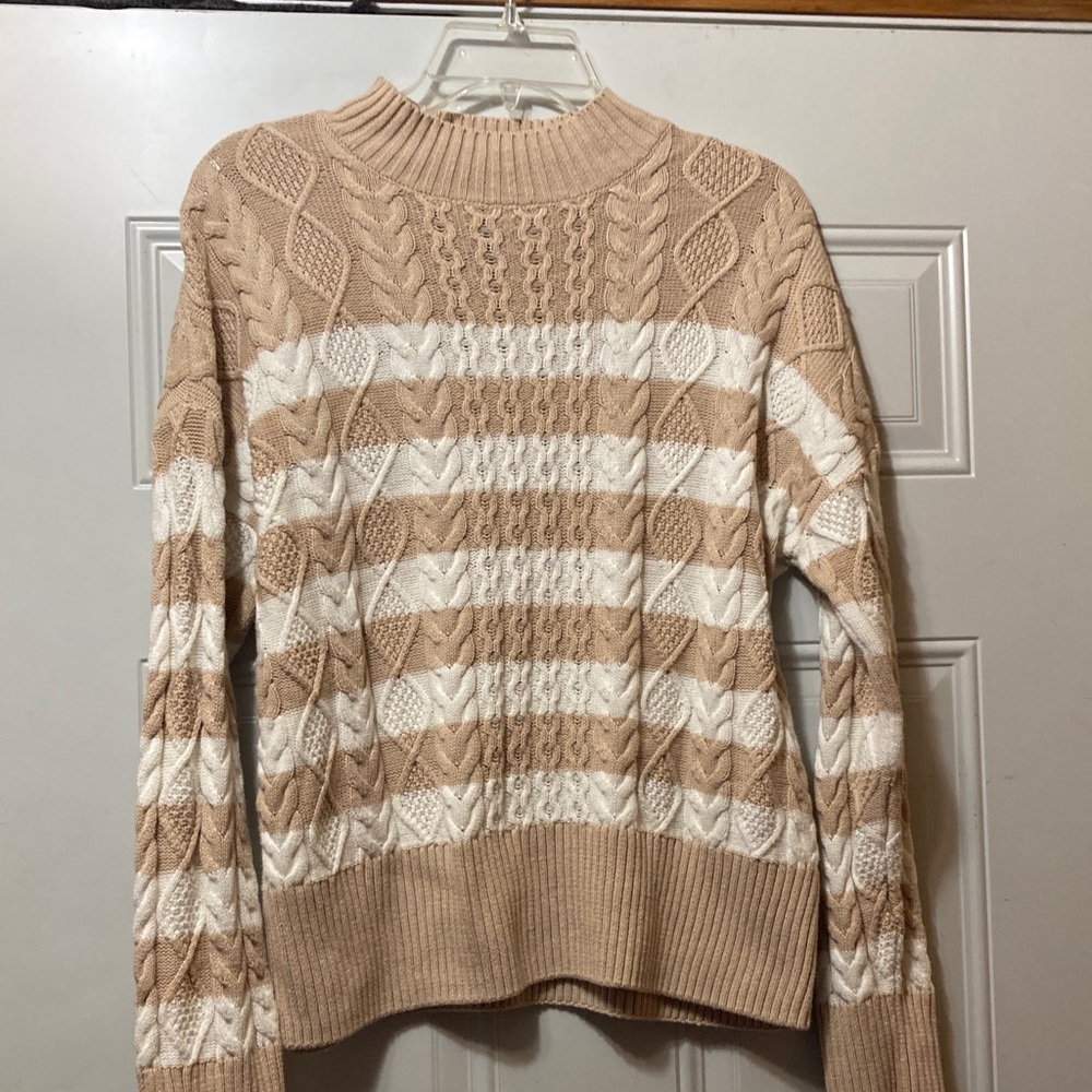 Cable Knit Tan and Cream Sweater M